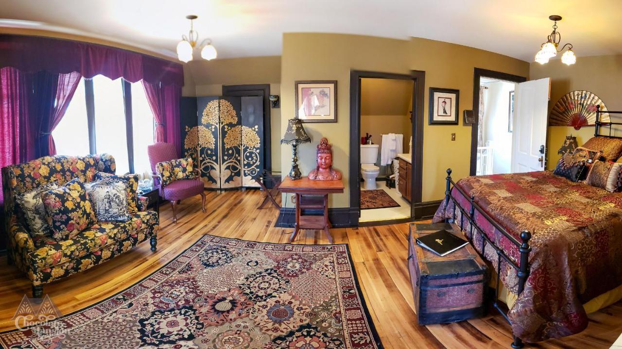 Chocolate Mansion Bed & Breakfast Sioux City Exterior photo
