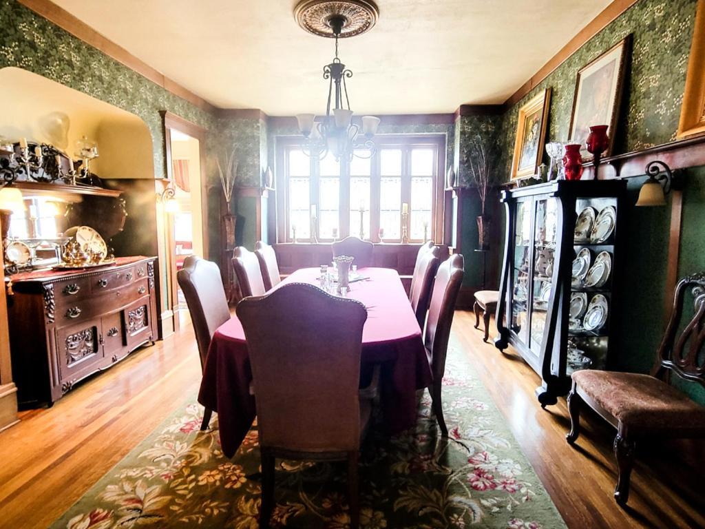 Chocolate Mansion Bed & Breakfast Sioux City Exterior photo